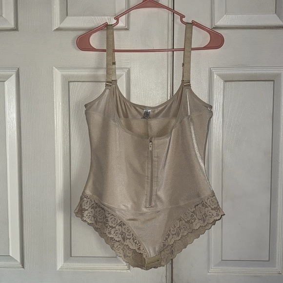 Nude Lace Trim Shapewear - Picture 1 of 6
